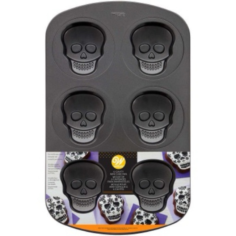 Wilton Skull Mini Cake Pan 6 Cavity nonstick(NWT)